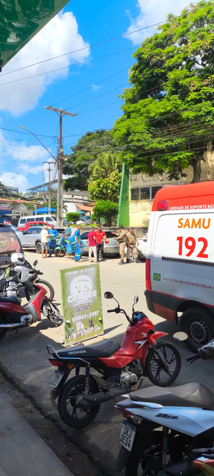 Motociclista é levado ao hospital após colisão no centro de Gandu nesta sexta (8)