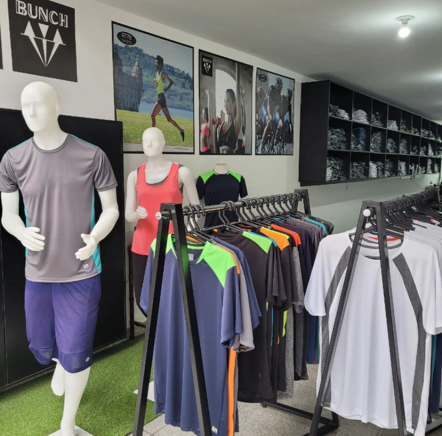 Empresa de moda fitness recebe currículos para oportunidades de trabalho