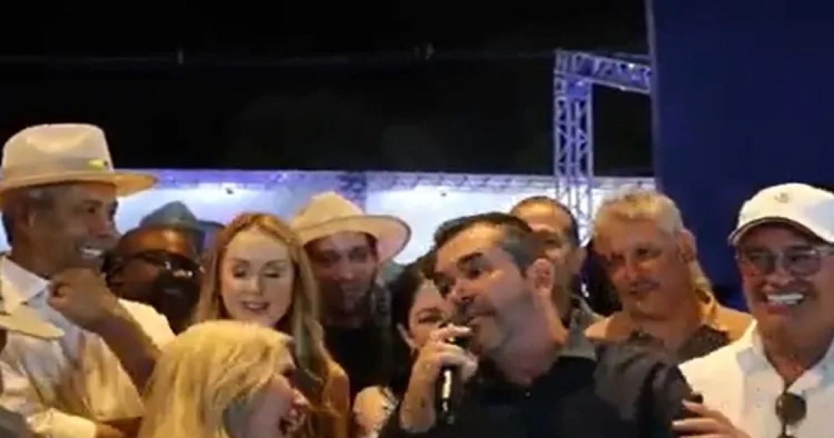VIDEO: Em evento com Jerônimo, vice-prefeito de Guanambi confunde nome de Rui Costa com ACM Neto e gera constrangimento