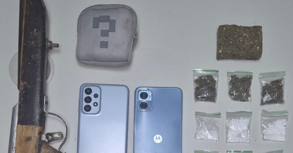 Três suspeitos são presos por tráfico, posse ilegal de arma e moto adulterada em Camaçari