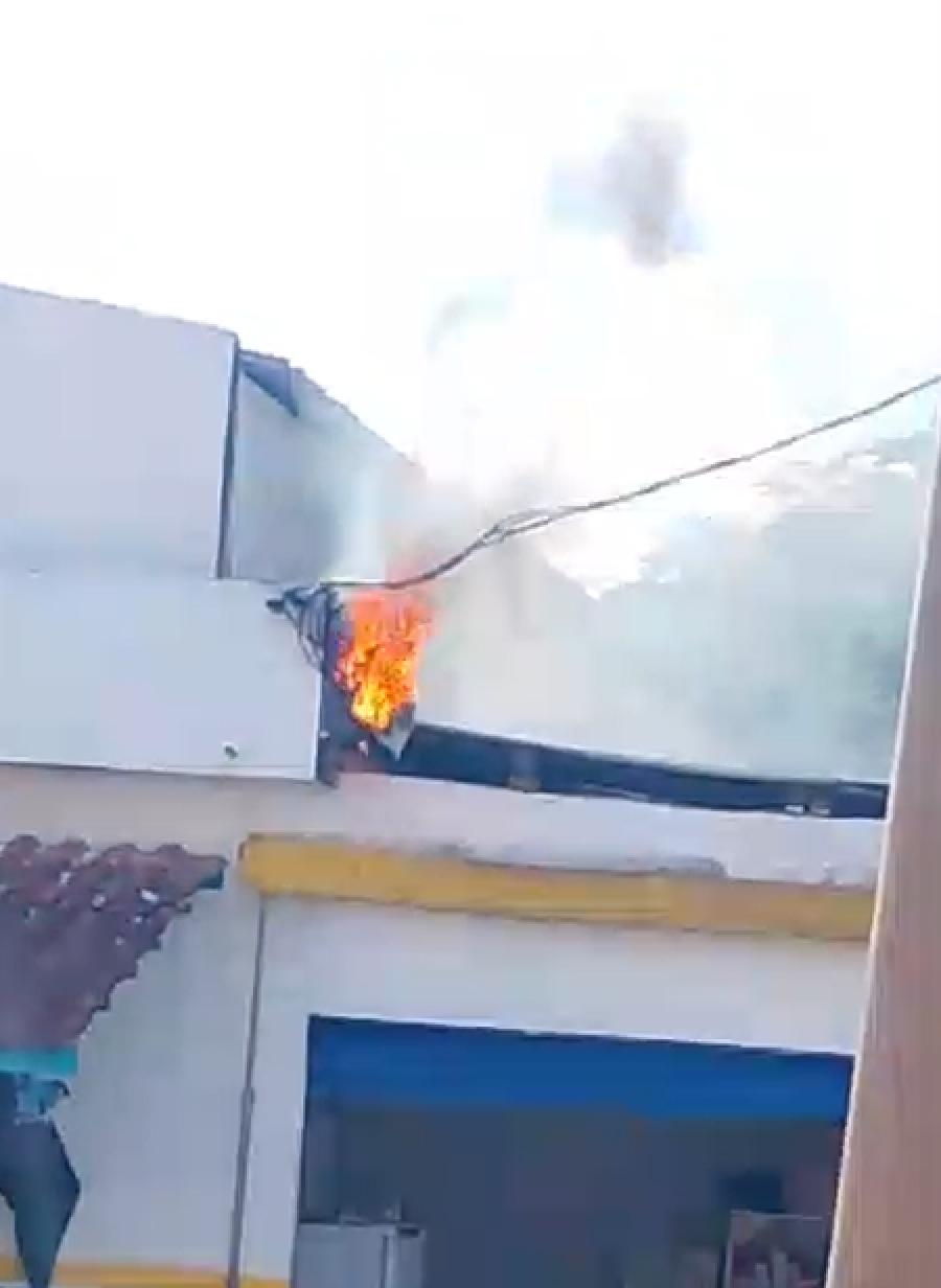 Incêndio em fiação assusta comerciantes no Mercado Municipal de Gandu nesta sexta (22)