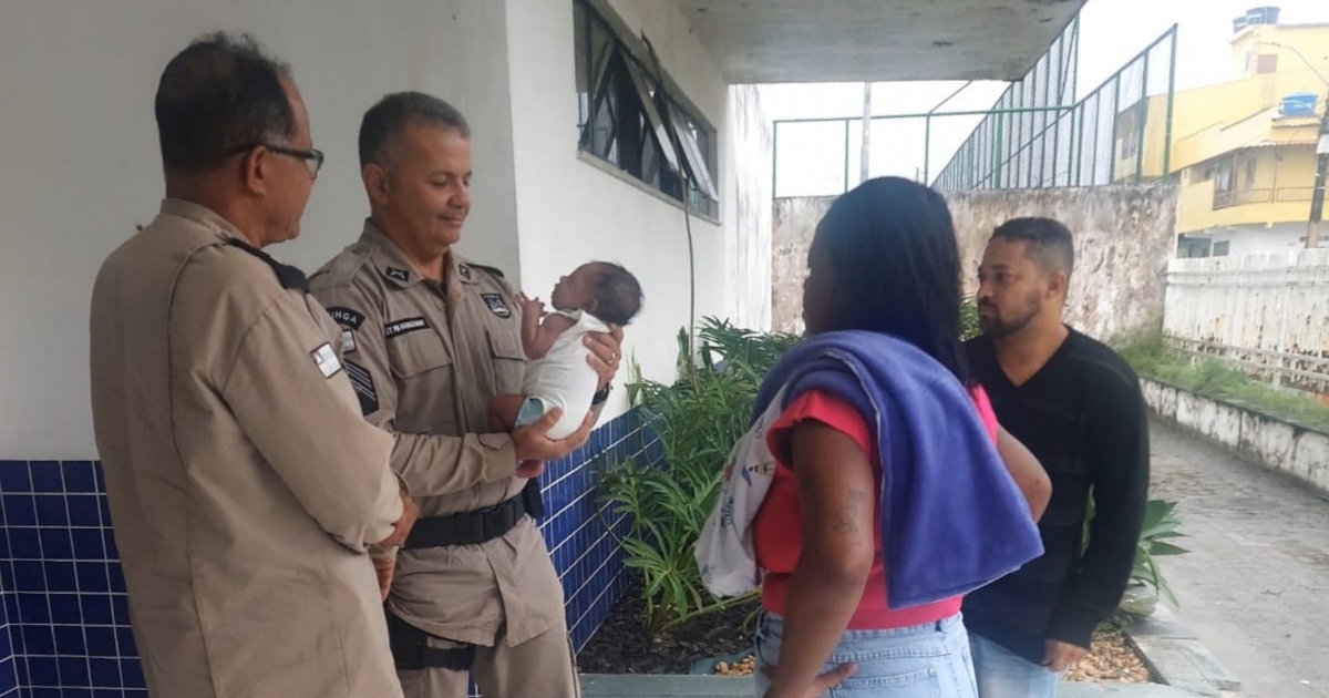 Policiais militares salvam bebê de 19 dias após engasgamento em Porto Seguro