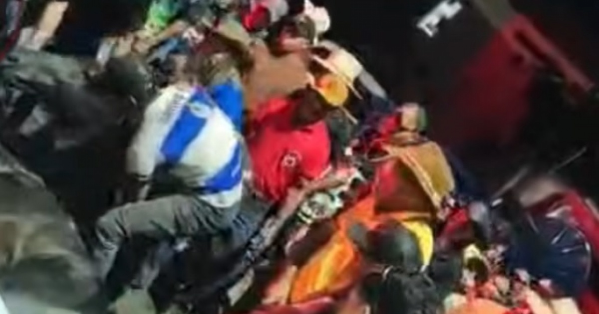 VÍDEO: Caminhão atinge participantes de cavalgada na Bahia, deixa dois feridos e provoca morte de cavalo