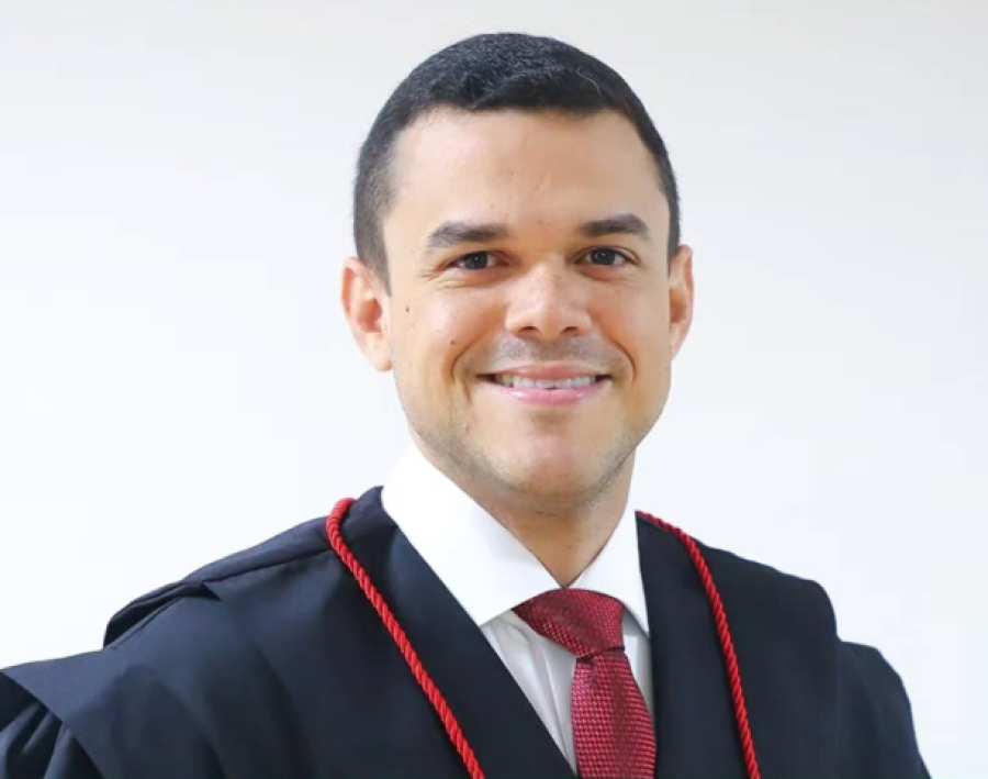 Ganduense Rafael Porto dos Santos toma posse como promotor de Justiça no Ceará