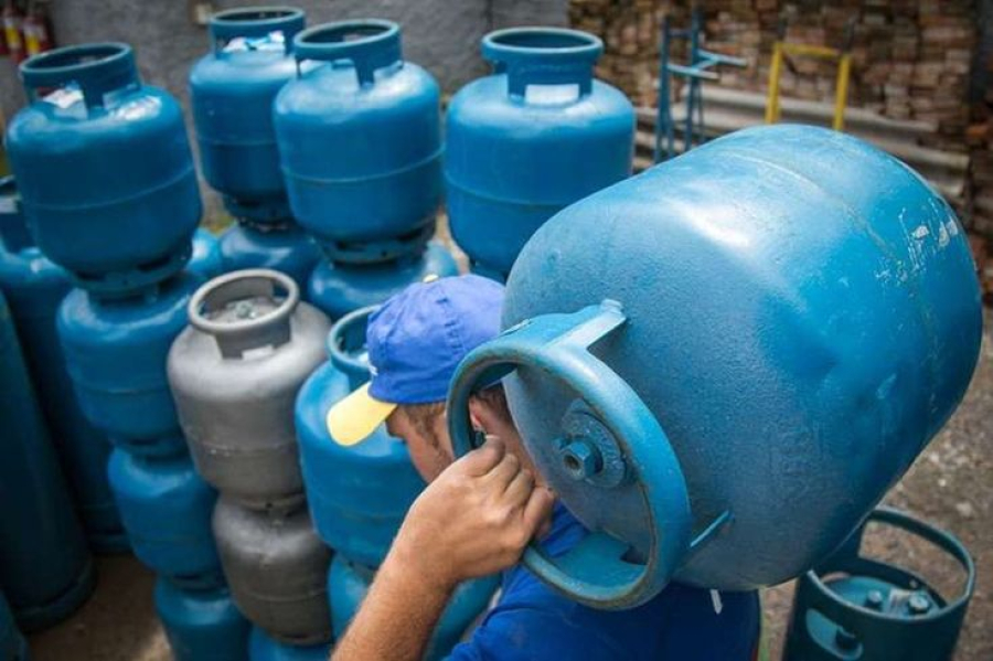 Gás de cozinha fica mais barato na Bahia após novo reajuste