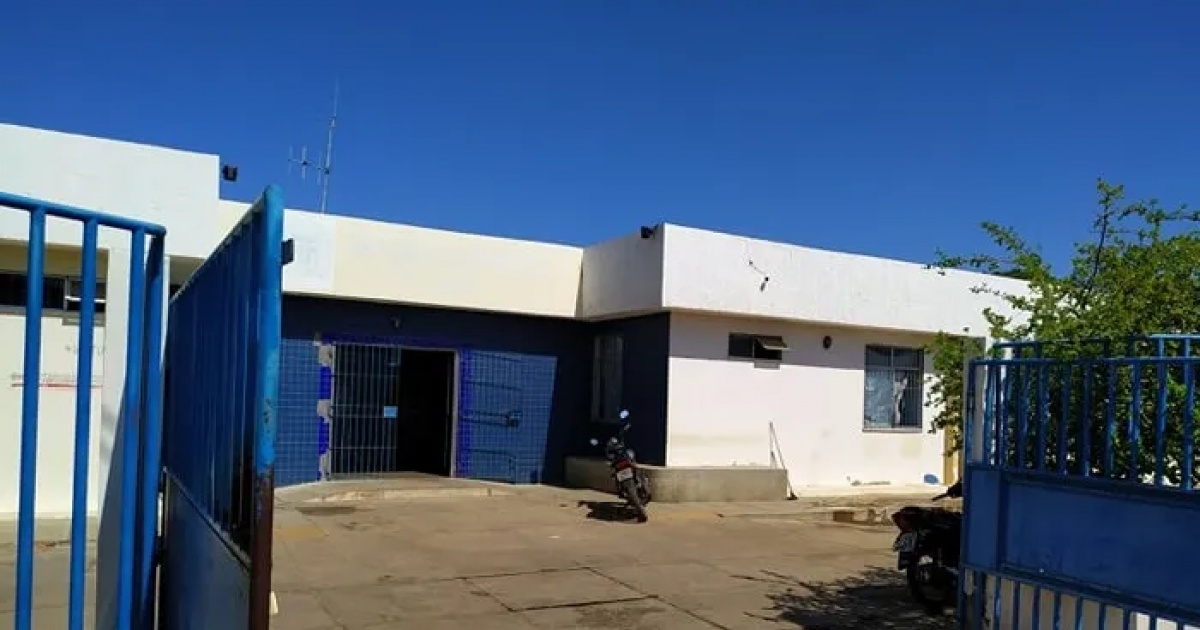 Homem é preso em flagrante com armas e bloqueador de sinal após descumprir medida protetiva no Velho Chico