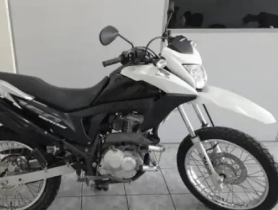 PM recupera motocicleta com restrição de roubo às margens da BR-101, em Wenceslau Guimarães