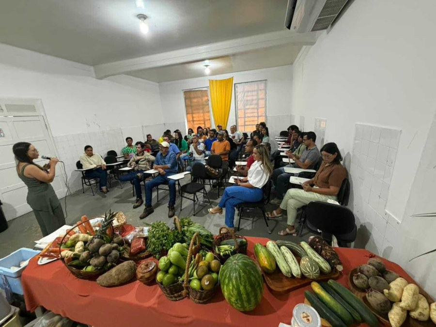 Agricultura familiar é beneficiada com chamada pública para merenda escolar em Gandu