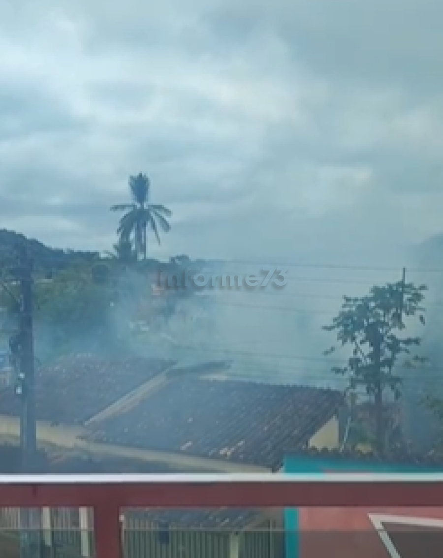 Morador denuncia fumaça e descarte de lixo próximo a residências em Piraí do Norte