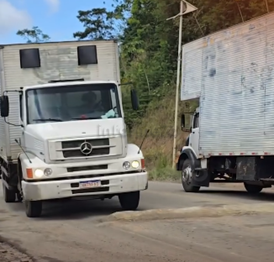 Quebra-molas irregular no trecho da BR-101 em Wenceslau Guimarães é alvo de preocupação após morte de jovem