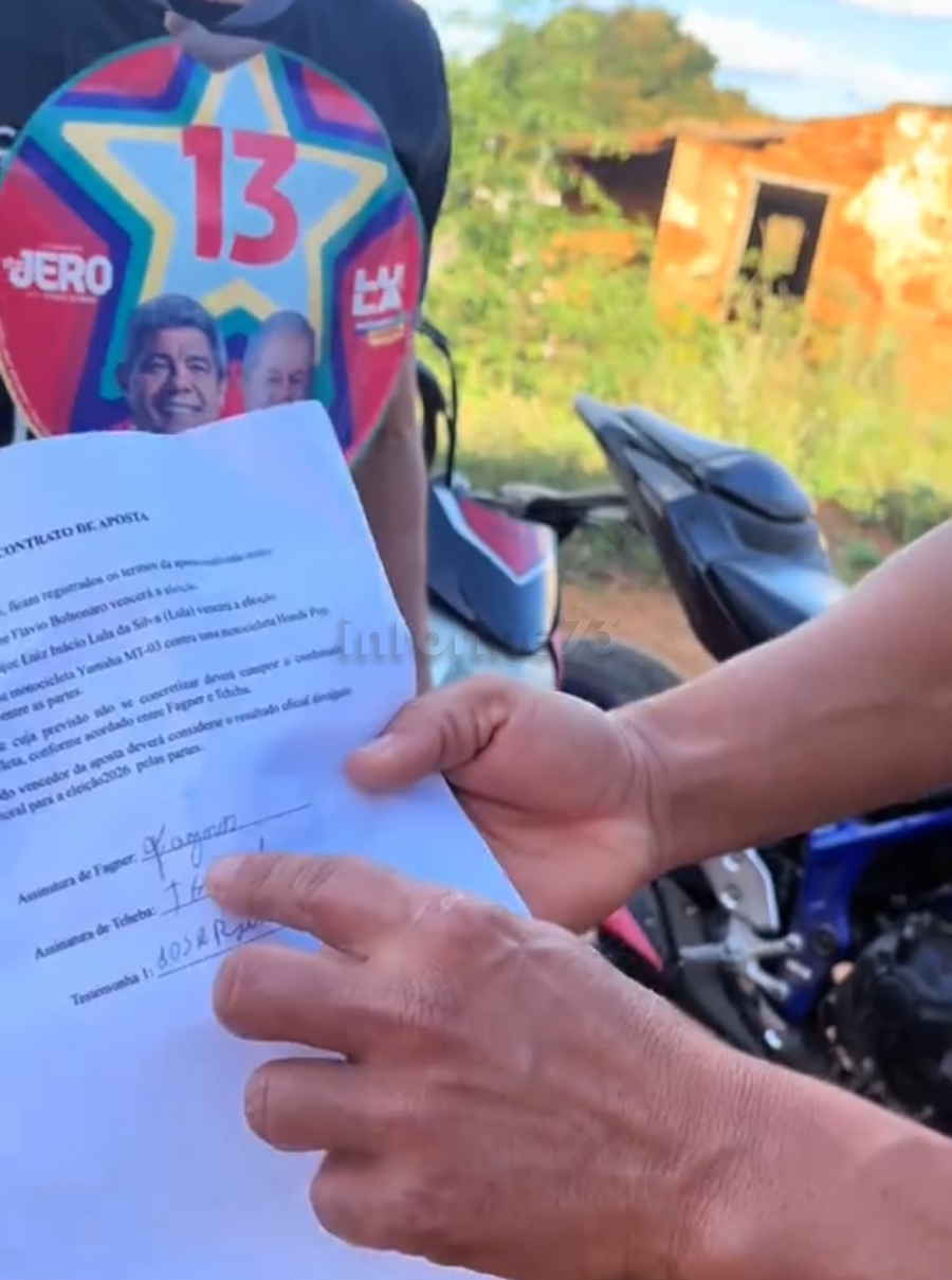Homens apostam duas motos sobre resultado das eleições presidenciais de 2026
