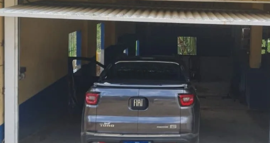 Carro roubado e usado em sequestro é recuperado pela polícia em Presidente Tancredo Neves