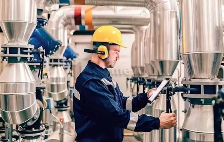 Oportunidade de emprego na área de manutenção industrial oferece diversos benefícios
